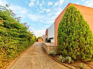 Casa  Carrer adelaida. Chalet al  norte de gerona