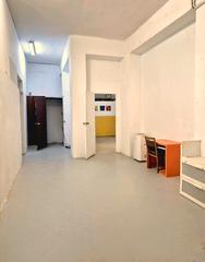 Alquiler Oficina  Carrer d'en singuerlin. Espacio para taller artistico u oficina