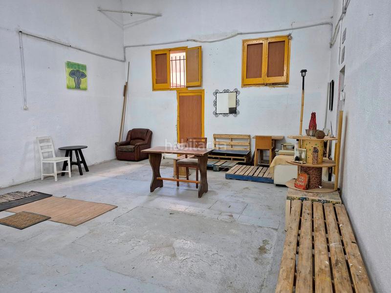 Foto 1a791605-0452-41d8-84ed-7147935f7582. Alquiler local comercial local en nave de coworking artistico en Santa Coloma de Gramenet