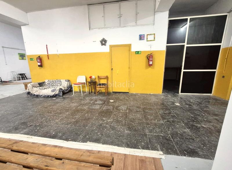 Foto eb77f9bd-0e5e-4f39-8b00-e517aac45554. Alquiler local comercial local en nave de coworking artistico en Santa Coloma de Gramenet