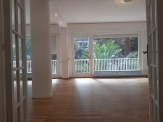 Alquiler Piso en Tres Torres. Piso sarria con terraza jardín y 2 plazas parking