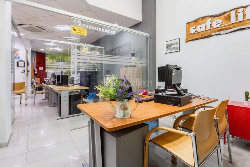 Foto 5c13e5b1-1035-4585-a863-df99e3ca20ee. Local comercial en Raval Barcelona