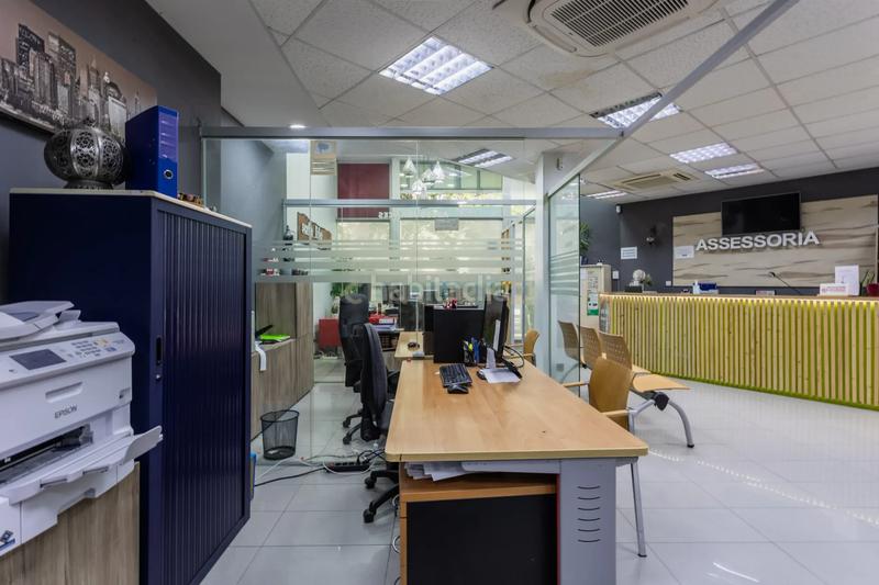 Foto c27b0044-8337-402a-8440-6b4d22e777b3. Local comercial en Raval Barcelona