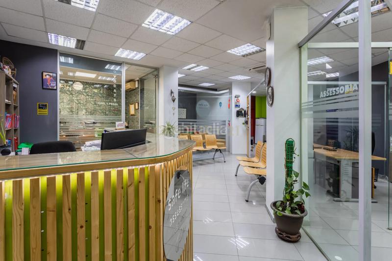 Foto d64f79f4-9089-49a8-8b30-2ade5380ba3a. Local comercial en Raval Barcelona