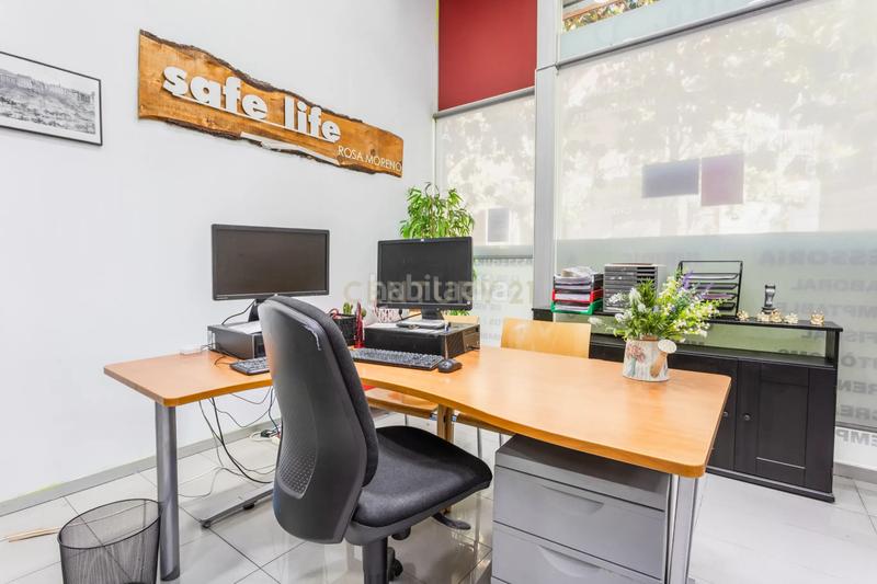 Foto f1e95954-9693-45e9-8981-b37c354e8bbe. Local comercial en Raval Barcelona