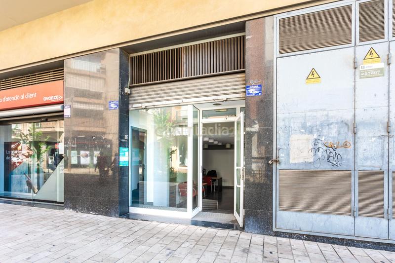 Foto b95cd4f5-c319-45f8-a212-fadf5492f5f4. Local comercial en rambla de modolell en Centre Viladecans