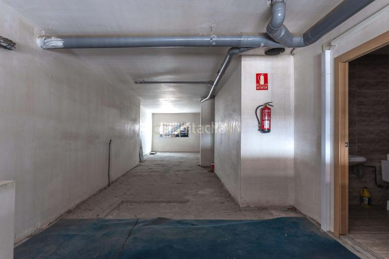 Foto e4d43f7b-6694-4842-bfef-c790f9c5e6a2. Locale commerciale in rambla de modolell in Centre Viladecans