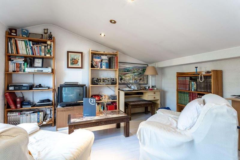 Foto 1f43d0b6-0991-40d4-b66a-65ac4032a5c8. Casa con riscaldamento parcheggio in Passeig Maragall Gavà