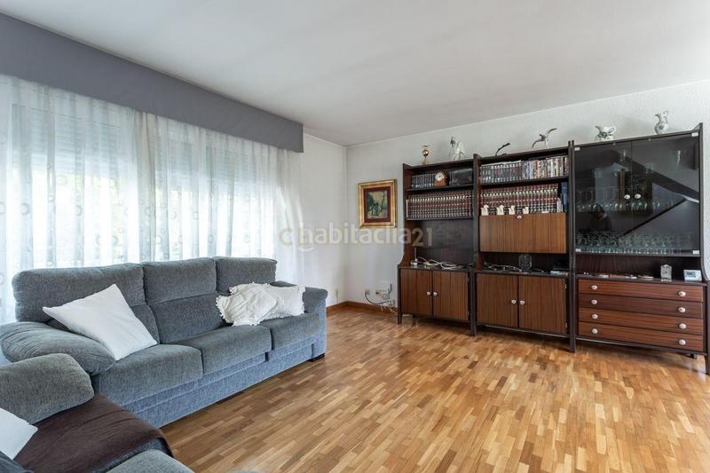Foto 514924ca-6e0b-4cf4-8a26-4de997b7986c. Casa con riscaldamento parcheggio in Passeig Maragall Gavà