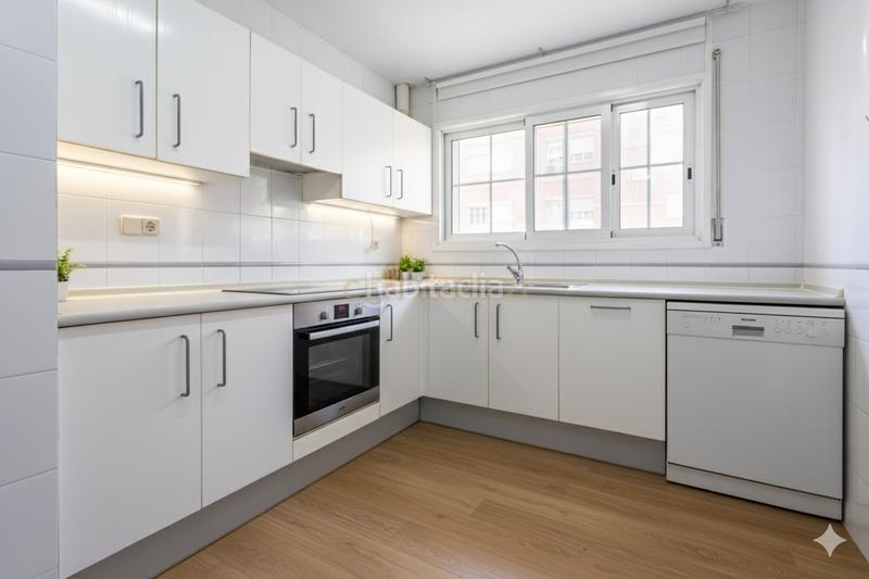 Foto b0dd6a8d-b57a-44a9-8ca7-818e2cc2be6f. Casa con riscaldamento parcheggio in Passeig Maragall Gavà
