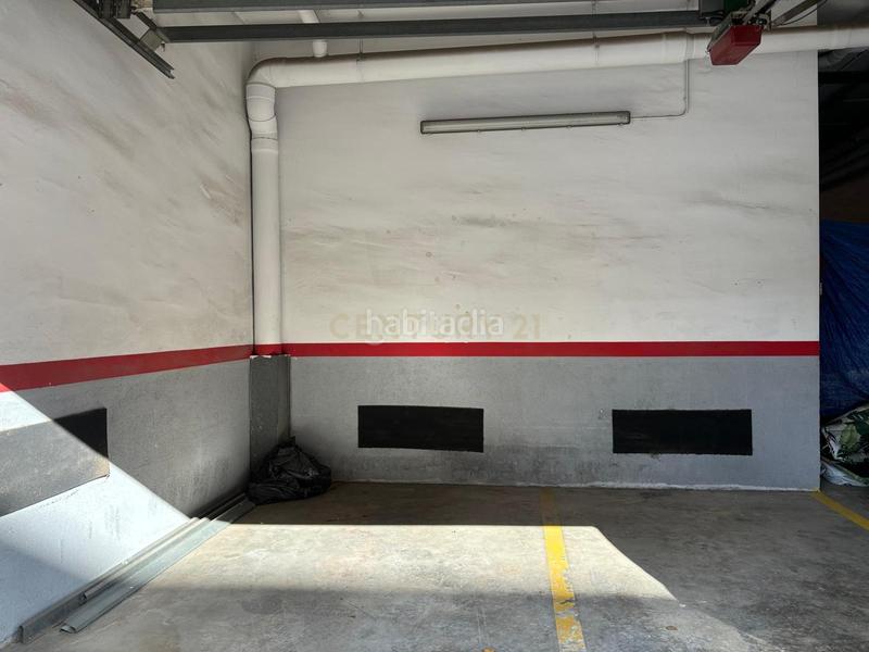 Foto 104e1fe0-2da7-451a-925d-2c2173a31914. Aparcament cotxe a major 104 a Centre Sant Joan Despí