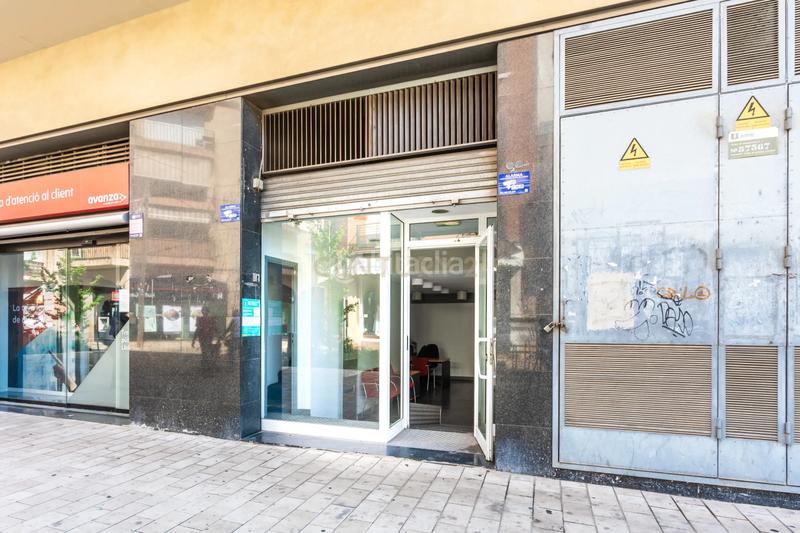 Foto 471a3d07-6403-4697-8a1f-90cd2a0125d2. Local commercial dans rambla de modolell dans Centre Viladecans