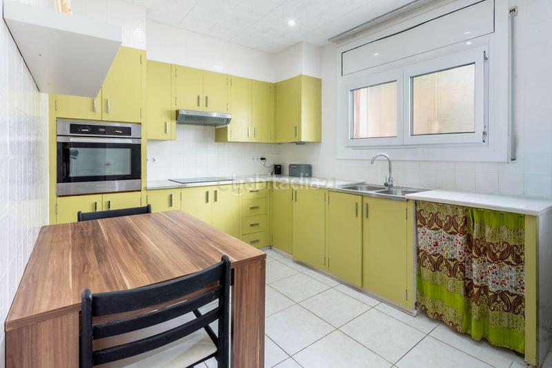 Foto 3045cbbd-b5c4-49d7-bece-3213a94e26ea. Xalet a carrer narcís oller a Pinemar Pineda de Mar