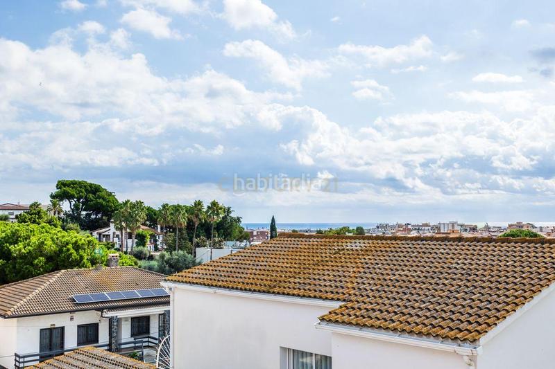 Foto 96af0c22-b0b7-453b-8f31-2b1bcb97b93e. Xalet a carrer narcís oller a Pinemar Pineda de Mar