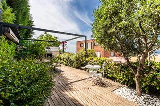 Casa a Carrer dos de maig, sant just desvern, spain. Fantstica casa con jardn en la miranda, sant just desvern