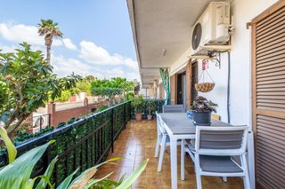 Apartment  Carrer doctor severo ochoa, calafell, spain 25. El romaní  calafell planta baja con doble balcón y zona verde