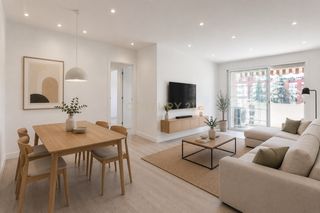 Apartment in Carrer d'en josep tarradellas, sant joan despí, spain. Luminoso piso de 4 habitaciones con balcón, ascensor y plaza de