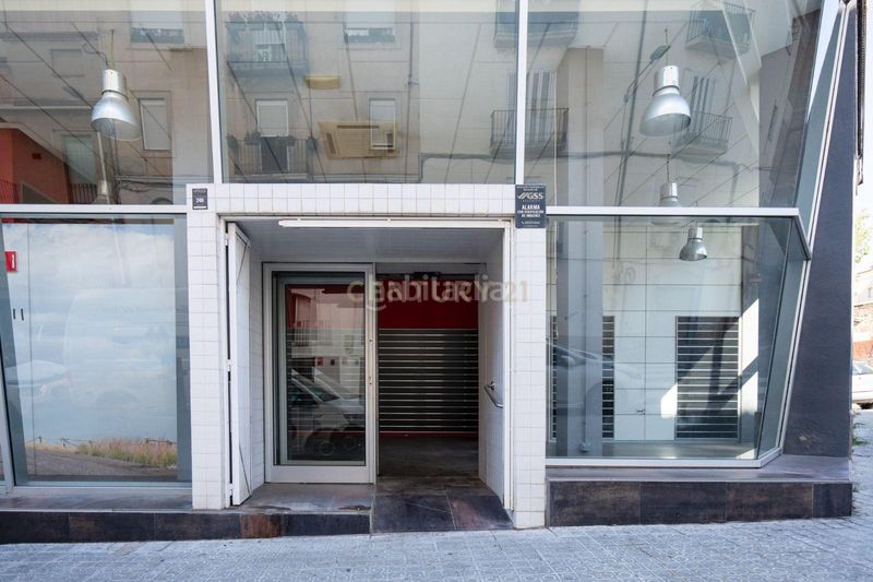 Foto b0e04a91-1142-4aec-9939-a48cf2777c4f. Local comercial a carrer del bruc a Valldaura-Carretera de Cardona Manresa