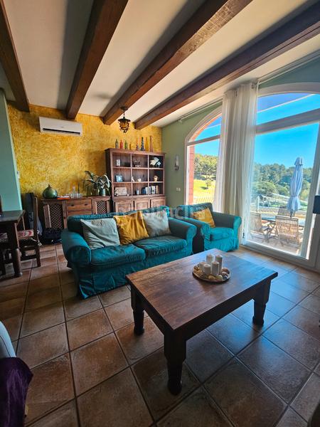 Foto 19ab297d-ced0-463b-bb0a-f34615b22107. Chalet casa en urb. Pinemar con licencia turistica en Pineda de Mar