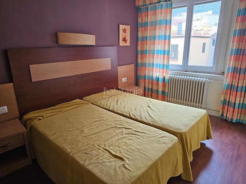 Foto da2458fd-f05a-489f-9908-c16bc5047f0a. Edifici amb piscina a Maçanet de Cabrenys