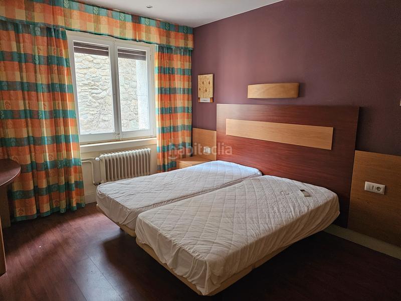 Foto e7f31923-91d4-4e19-bc4f-459c89d60b68. Edifici amb piscina a Maçanet de Cabrenys