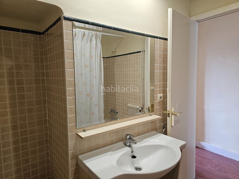 Foto ef344174-de77-4a07-b37e-5e36d1273816. Edifici amb piscina a Maçanet de Cabrenys