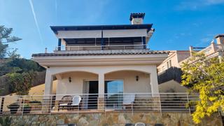Xalet a Calella. Casa a 4 vientos en calella con piscina y vistas al mar
