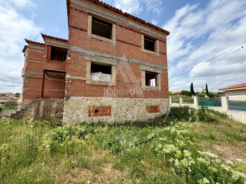 Foto 3ec1734f-74cc-46f4-aa81-bcbb17bdd3b7. Casa amb aparcament a Yebes - pueblo Yebes