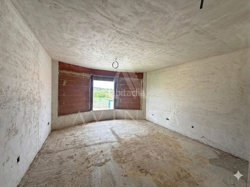 Foto 4eaea82a-585b-4dfd-abc4-debe2fb068ef. Casa amb aparcament a Yebes - pueblo Yebes