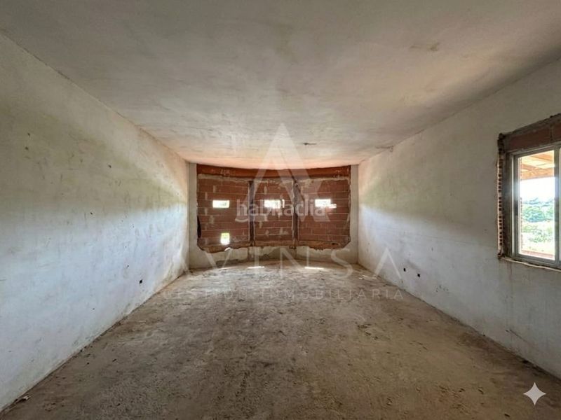 Foto 601c50ce-3e36-4555-b8cf-15aa0109a8a6. Casa amb aparcament a Yebes - pueblo Yebes
