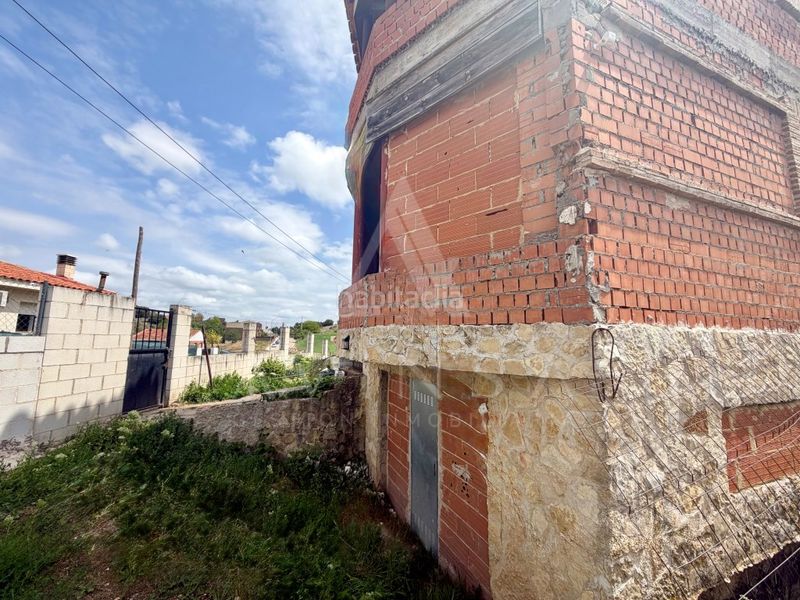 Foto a5d16acb-9b14-4b3f-9e53-0abcb9e105e6. Casa amb aparcament a Yebes - pueblo Yebes
