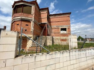 Maison  Calle cabezuela. Casa con parcela 4 habitaciones venta yebes