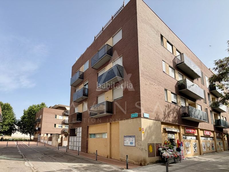 Foto 57892eb2-2bc6-418a-86b7-25edc63950b7. Àtic amb aparcament a Yebes - valdeluz Yebes
