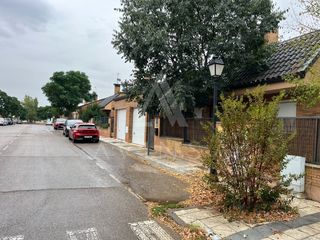 House  Calle llano alto. Se vende casa con parcela