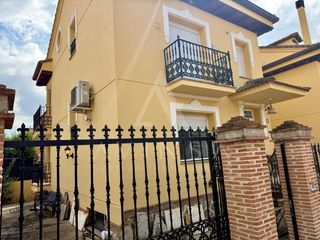 Maison  Calle albero. Chalet adosado en venta en aranzueque