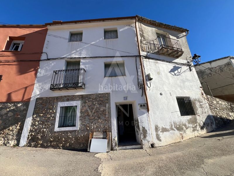 Foto f19a076b-feb5-4235-929a-e0e85efb5277. Casa a Alhóndiga