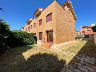 Casa aparellada  N/a. Chalet en venta en calle los musicos, marchamalo