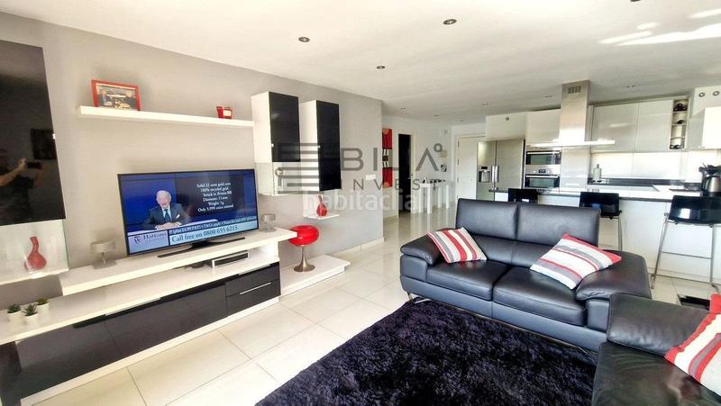 Foto 658aa6b1-770b-40da-a993-a7ab60903e12. Piso planta baja con jardín en venta en urb. don juan, carvajal, en Fuengirola