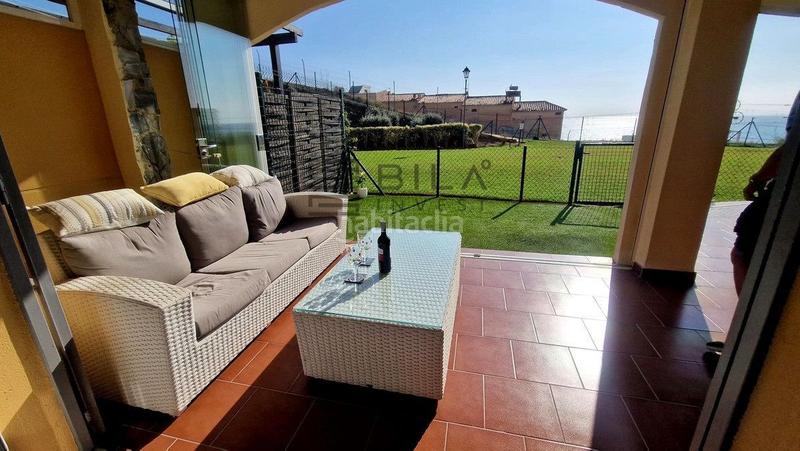Foto ce556d55-9434-427f-a666-87814cf3b479. Piso planta baja con jardín en venta en urb. don juan, carvajal, en Fuengirola