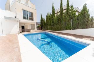 Xalet  Acacias. Chalet independiente en venta en torreblanca, fuengirola
