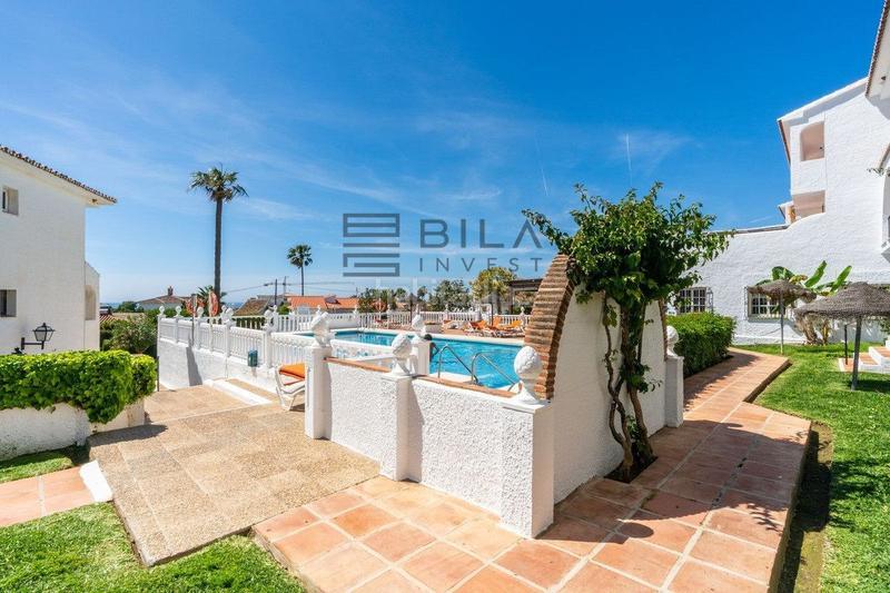 Foto 67516c89-2784-4711-adf5-11d1b4b85193. Piso  en venta en urb. las farolas, el faro, costa en Mijas