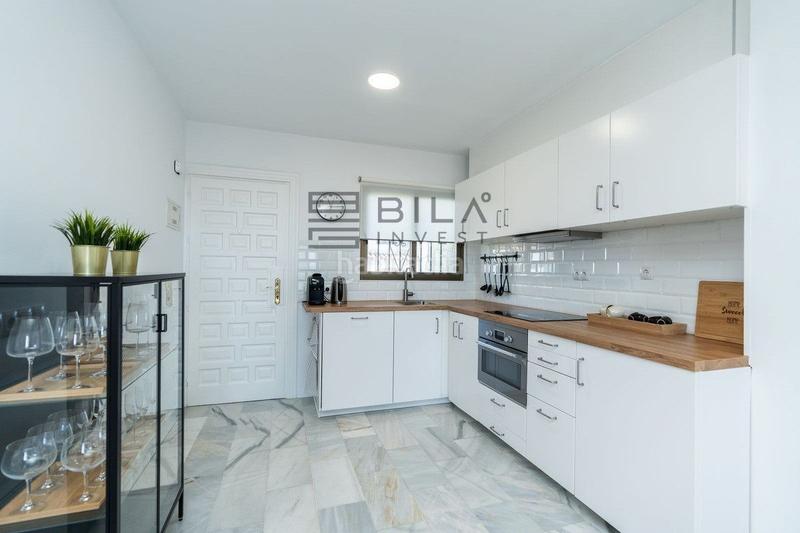 Foto 82b94468-d7cd-4e49-b09c-f043e66df5bf. Piso  en venta en urb. las farolas, el faro, costa en Mijas