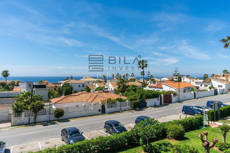 Foto 98b28f1d-58e6-40ab-b7a9-4ba2417d945c. Piso  en venta en urb. las farolas, el faro, costa en Mijas
