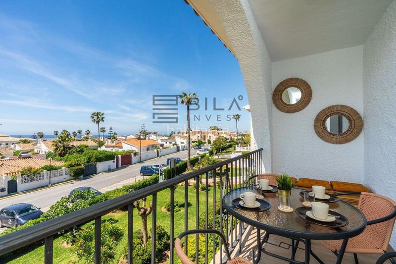 Foto c5f7b89a-a2a3-405a-8146-0543a9827914. Piso  en venta en urb. las farolas, el faro, costa en Mijas