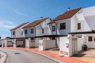 Casa  Castaño. Casa en venta en torreblanca, fuengirola