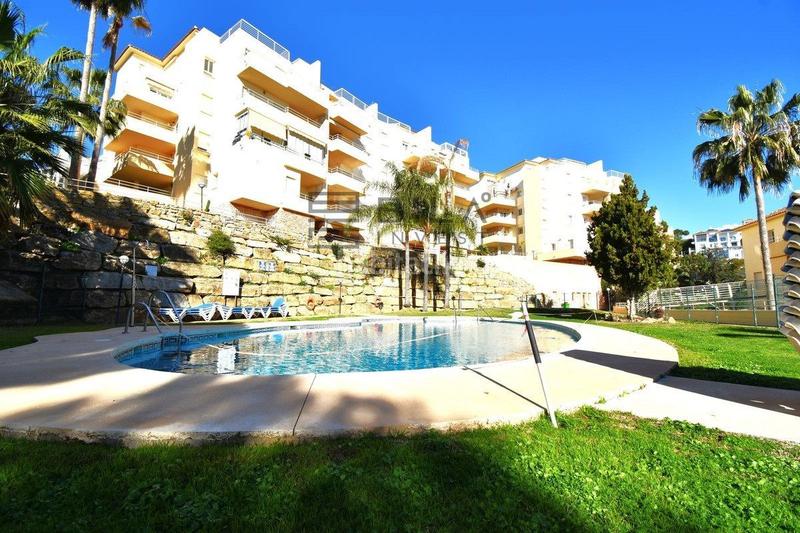 Foto 4c1b76b7-49d9-4746-84c0-ab5165060f0f. Ático  en venta en urb. refugio de riviera, costa en Mijas