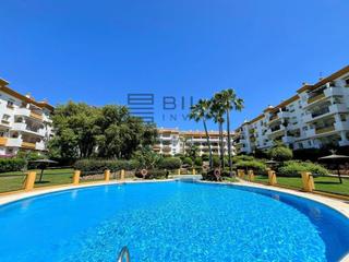 Flat  Teba. Piso en venta en urb. pinos de nagueles, marbella