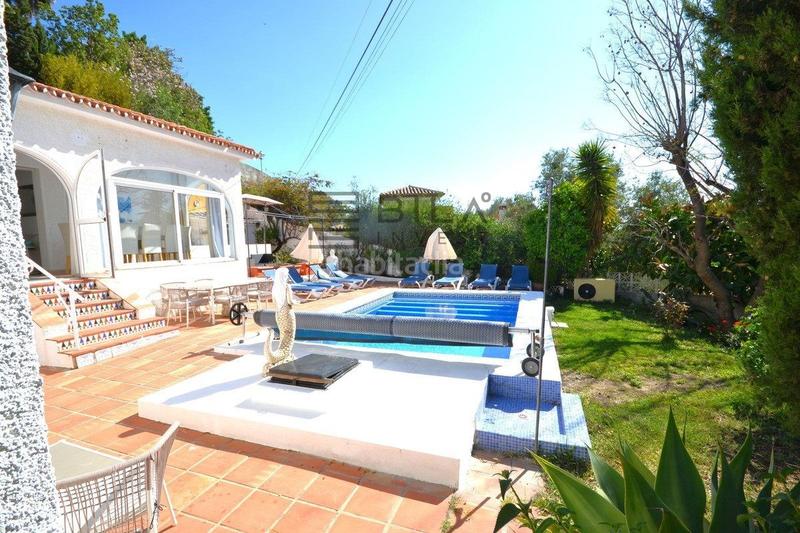 Foto 4b46a39f-137e-438e-ab8e-e3e3994b9751. Xalet amb aparcament piscina a Mijas pueblo Mijas