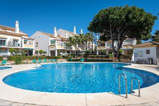 Flat  Pavo real. Piso en venta en urb. fairways carib playa, marbella,
