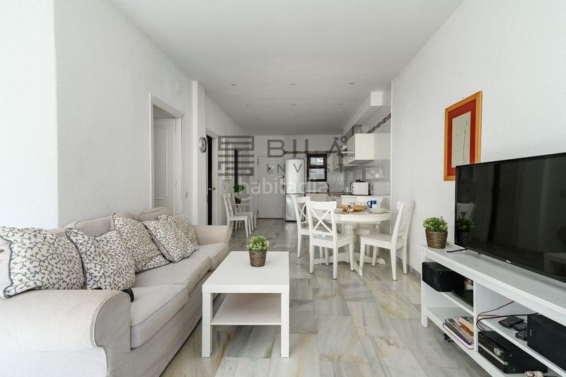 Foto c4a82290-839c-40d2-8098-f3e18d41fc18. Piso  en venta en urb. Calahonda park, costa en Mijas